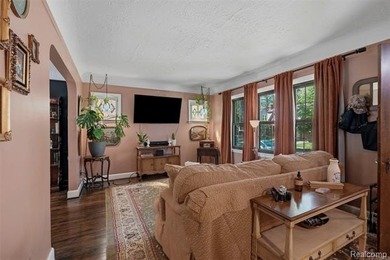 Classic Tudor charm meets modern updates in this 3-bedroom, 1 - photo 5