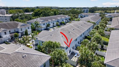 Beautifully upgraded 4BR / 2.5BA corner unit featuring an - photo 2