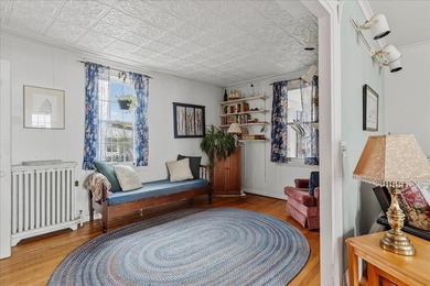 Vintage charm meets an ideal location at 227 High Street in - photo 7