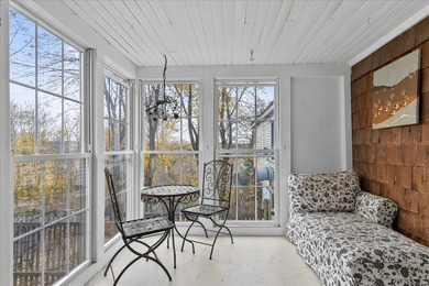 Vintage charm meets an ideal location at 227 High Street in - photo 8