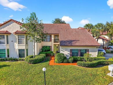 STUNNING LAKESIDE RENOVATION! 1st-floor condo offers expansive - photo 2