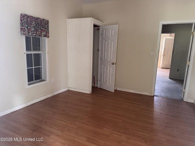 Fixer-upper full of 1930s charm in original Gulfport area, just - photo 4