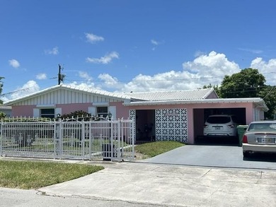 Discover this charming single-story residence located in - photo 1