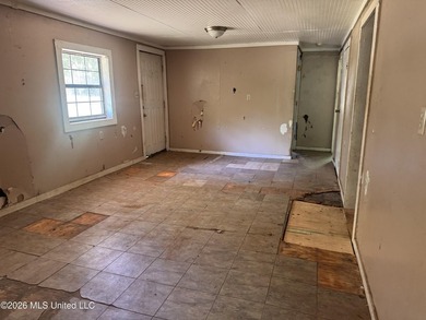 Fixer upper just north of I10 with almost half an acre of land - photo 3