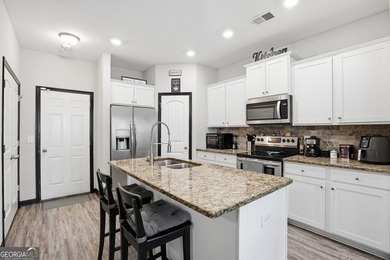 Welcome to this beautiful home located in the prestigious Mirror - photo 14