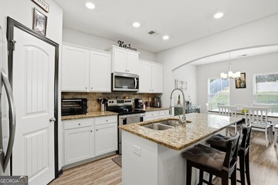 Welcome to this beautiful home located in the prestigious Mirror - photo 16