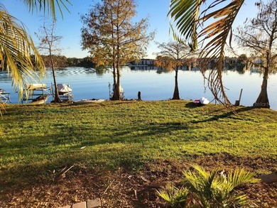 Lake Orienta Condo For Sale in Altamonte Springs Florida