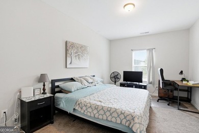 Welcome to this beautiful home located in the prestigious Mirror - photo 25