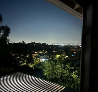 Come see this beautiful home, with incredible city and mountain - photo 30