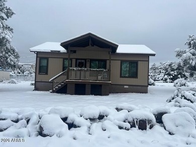 Nestled in the White Mountains of Arizona, Lakeside is a vibrant - photo 4