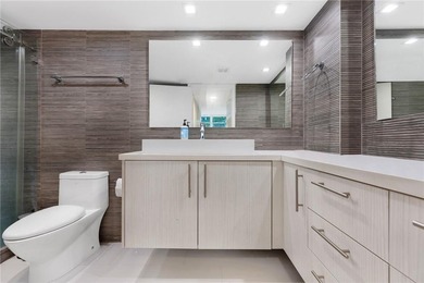 This beautiful and bright all remodeled apartment offer 3