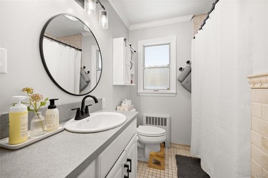 Beautifully maintained 3-bedroom, 1-bath ranch offering easy - photo 14
