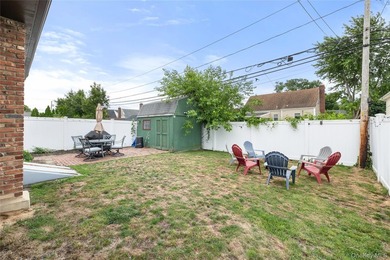 Beautifully maintained 3-bedroom, 1-bath ranch offering easy - photo 15