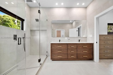 Stunning 2022 modern single-story residence featuring 4 bedrooms - photo 3