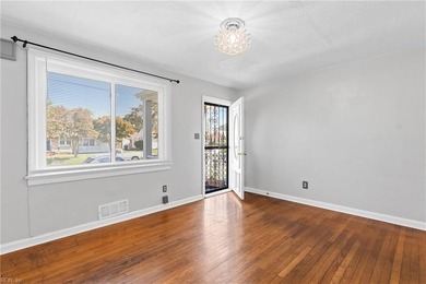 Charming bungalow with raised garden beds awaits! This - photo 3