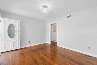 Charming bungalow with raised garden beds awaits! This - photo 4
