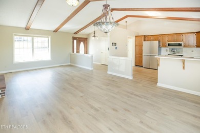 Enjoy breathtaking mountain views from all primary living areas - photo 5