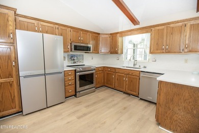Enjoy breathtaking mountain views from all primary living areas - photo 9