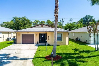 RARE Find! 3 Bedrooms/2 Baths! Spacious living area for you and - photo 1