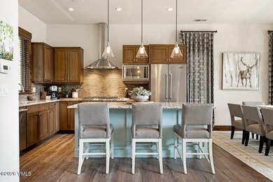 Welcome to an exceptional mountain retreat in Singletree, where - photo 11