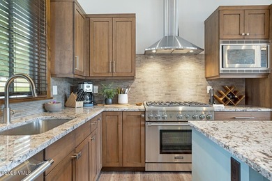 Welcome to an exceptional mountain retreat in Singletree, where - photo 13