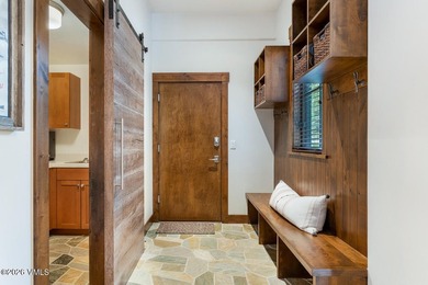 Welcome to an exceptional mountain retreat in Singletree, where - photo 17