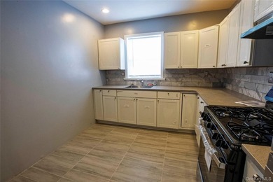 Here is a rare opportunity to own a well-cared for duplex - photo 8