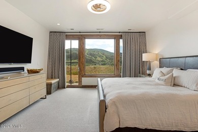 Welcome to an exceptional mountain retreat in Singletree, where - photo 19