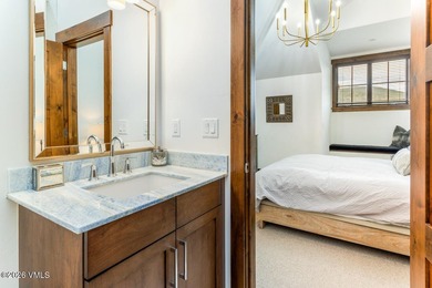 Welcome to an exceptional mountain retreat in Singletree, where - photo 25