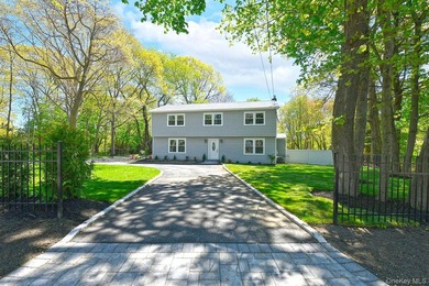 Welcome to 34 Warner Road, Huntington NY. This totally renovated - photo 1