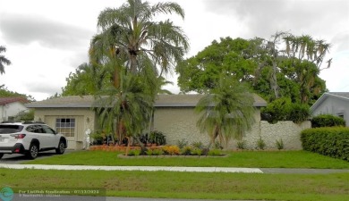 (private lake, pond, creek) Home For Sale in Hollywood Florida