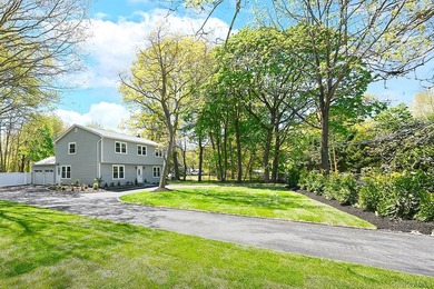 Welcome to 34 Warner Road, Huntington NY. This totally renovated - photo 2