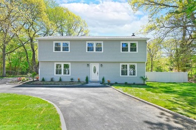 Welcome to 34 Warner Road, Huntington NY. This totally renovated - photo 4