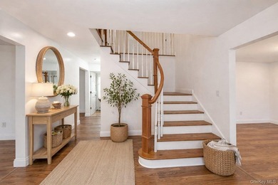 Welcome to 34 Warner Road, Huntington NY. This totally renovated - photo 7