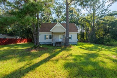 Banks Lake Home For Sale in Lakeland Georgia