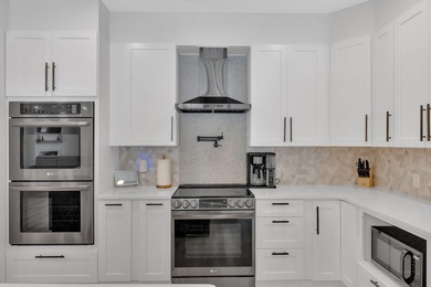 Stunning 2023 Four-Bedroom Property with Exceptional Amenities - photo 16
