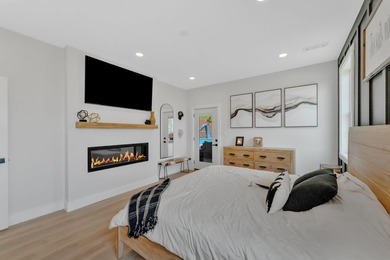 Stunning 2023 Four-Bedroom Property with Exceptional Amenities - photo 25