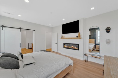 Stunning 2023 Four-Bedroom Property with Exceptional Amenities - photo 26