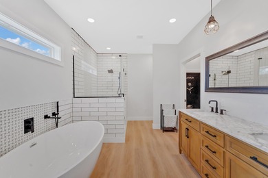 Stunning 2023 Four-Bedroom Property with Exceptional Amenities - photo 29