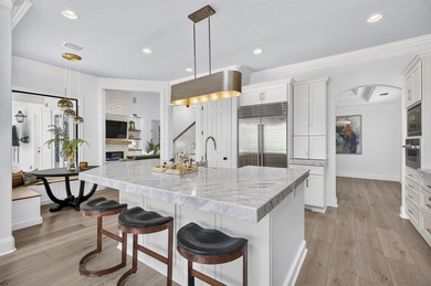 Luxury 4BR/4BA golf course home with lake views in the gated - photo 30