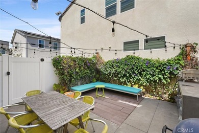 Welcome to 112 Homestead Rd, a beautifully upgraded paired home - photo 32