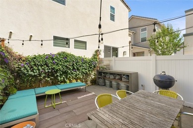 Welcome to 112 Homestead Rd, a beautifully upgraded paired home - photo 33
