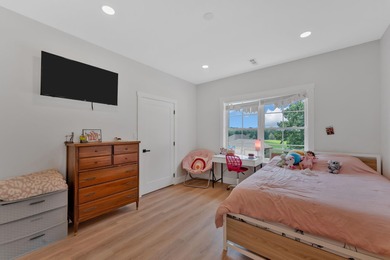 Stunning 2023 Four-Bedroom Property with Exceptional Amenities - photo 42