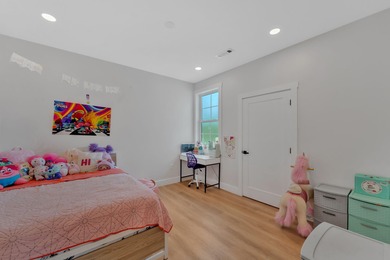 Stunning 2023 Four-Bedroom Property with Exceptional Amenities - photo 43