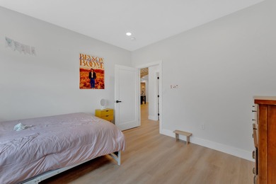 Stunning 2023 Four-Bedroom Property with Exceptional Amenities - photo 44