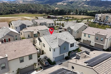 Welcome to 112 Homestead Rd, a beautifully upgraded paired home - photo 48