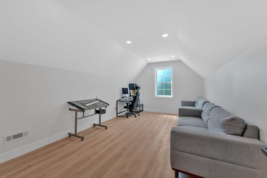 Stunning 2023 Four-Bedroom Property with Exceptional Amenities - photo 50