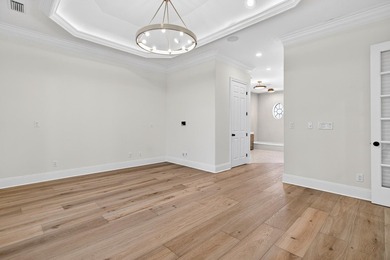 Luxury 4BR/4BA golf course home with lake views in the gated - photo 51