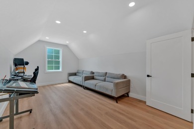 Stunning 2023 Four-Bedroom Property with Exceptional Amenities - photo 53
