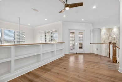 Luxury 4BR/4BA golf course home with lake views in the gated - photo 56